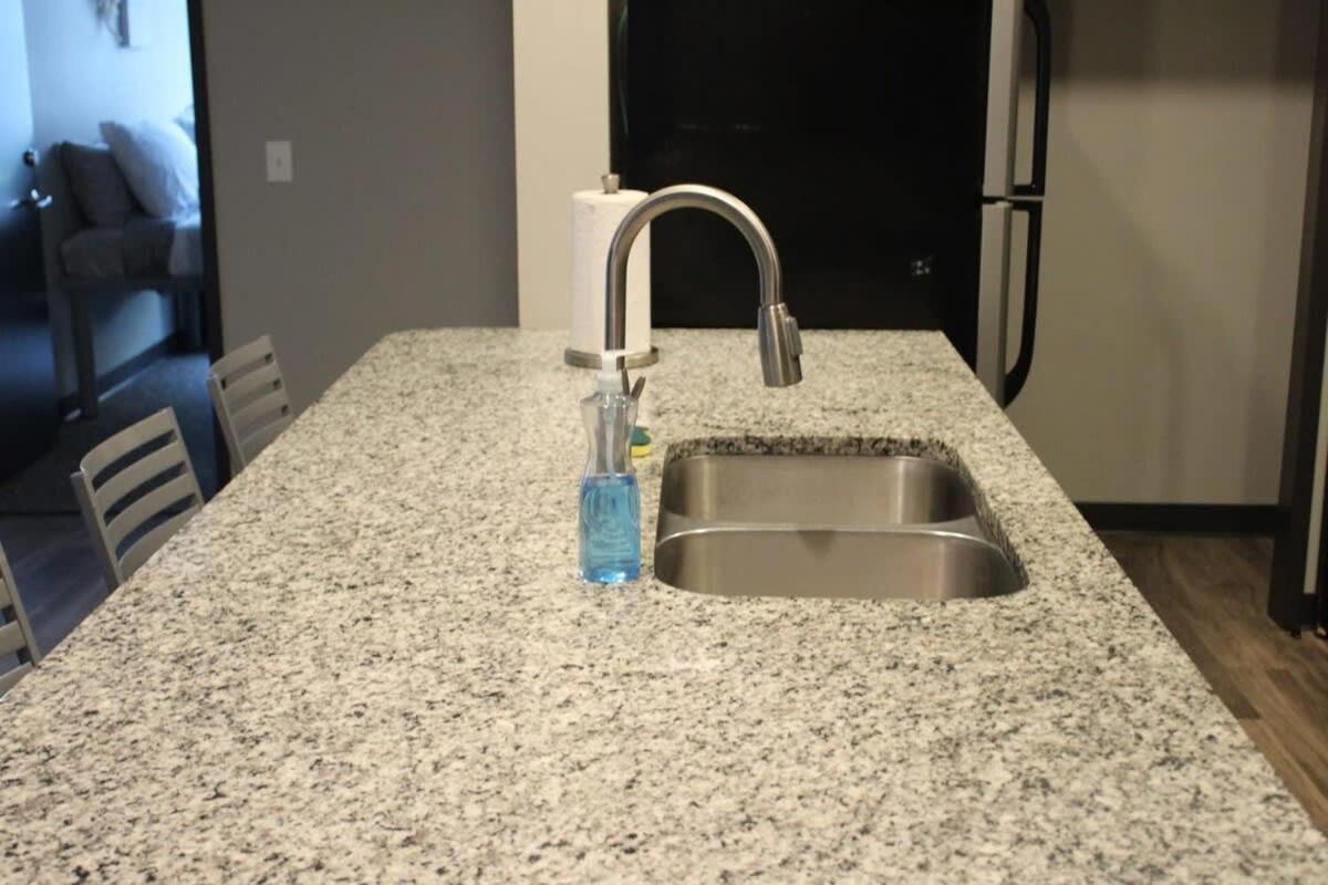 Spacious 2Br Suite Plus Patio Near Iowa State Ames Εξωτερικό φωτογραφία