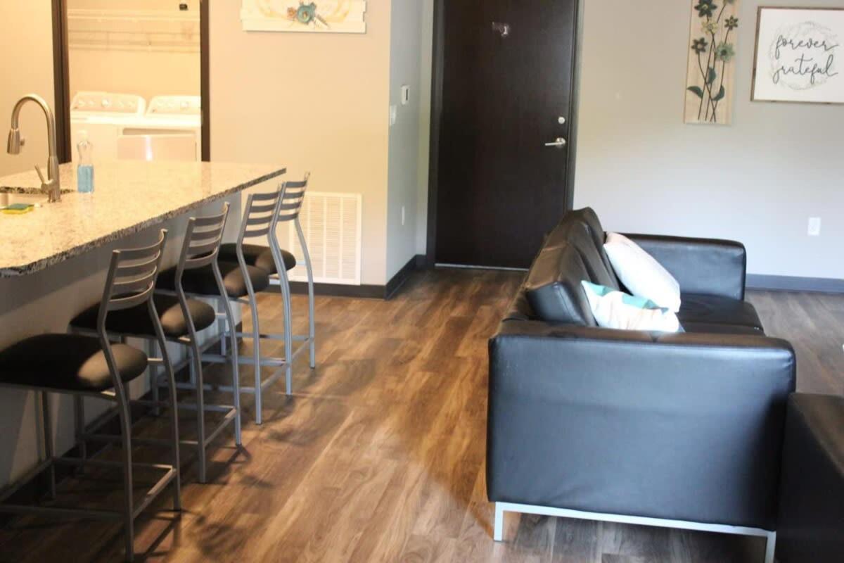 Spacious 2Br Suite Plus Patio Near Iowa State Ames Εξωτερικό φωτογραφία